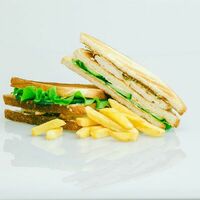 Сэндвич клаб c курицей в Roro