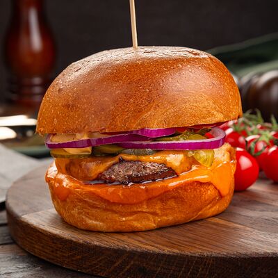 Чизбургер в Toronto по цене 1250 ₽