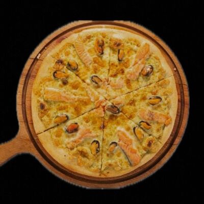 Пицца Морская на традиционном тесте в Леон по цене 780 ₽