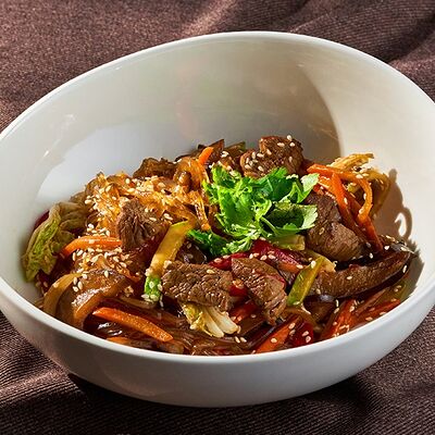 Wok с говядиной в База по цене 1150 ₽