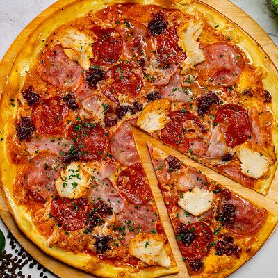 Пицца римская Мясная в Кухня для друзей по цене 729 ₽