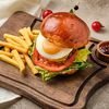 Бургер Туорло в Casa Trattoria по цене 870