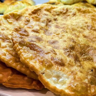 Чебурек с говядиной в Кебаб хаус по цене 199 ₽