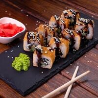 Ролл Жареный с угрем и огурцом в Inari