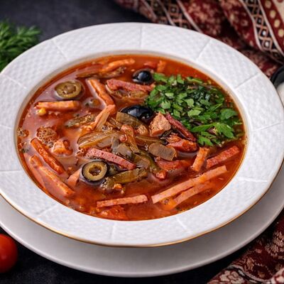 Солянка сборная мясная в 17 шампуров по цене 555 ₽