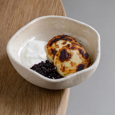 Сырники из печи, черная смородина в Saray по цене 800 ₽