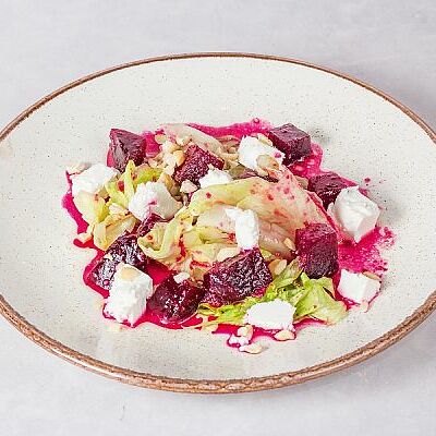 Салат со свеклой и сыром lite в Луиджи & Тосё по цене 139