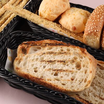 Хлебная корзинка в Семейный ресторан Mr Grek по цене 310 ₽