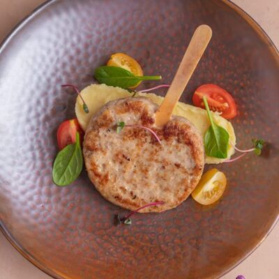 Эскимо из курицы с картофельным пюре в Мархаба Халяль по цене 504 ₽