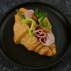 Круассан с томатом и ветчиной в Атлас по кухне по цене 390