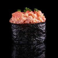 Острые суши с тунцом и луком сибулет в Евразия экспресс