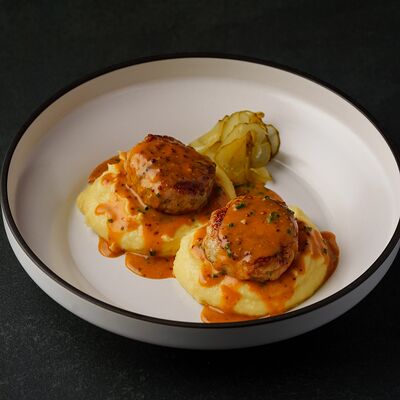 Куриные котлетки с картофельным пюре в Cherish по цене 690 ₽