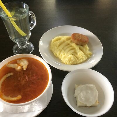 Ланч с солянкой и куриными биточками в Братик Томатик по цене 299 ₽