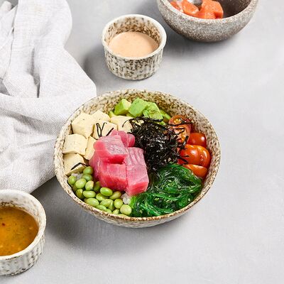 Боул с тунцом, чукой, кукурузой и черри в Гастробар DOM по цене 650