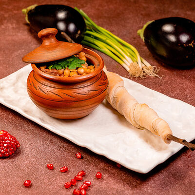 Бозбаш из говядины с нутом из дровяной печи в Чичилаки по цене 750 ₽