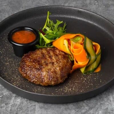 Бифштекс с овощным салатом в Сок Баланс по цене 1000 ₽