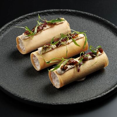 Хрустящие трубочки с риетом из тунцав Stories по цене 499 ₽