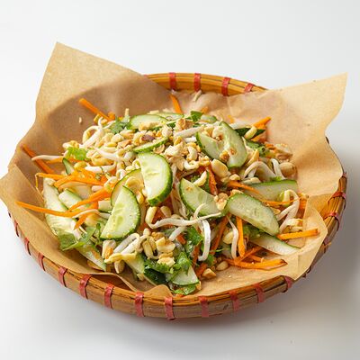Салат по-вьетнамски в VietFood по цене 550 ₽