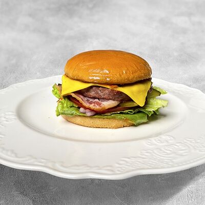 Бургер с говядиной в MaMa Mia по цене 654 ₽