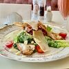 Салат Цезарь с курицей и беконом в Бисквит по цене 1080