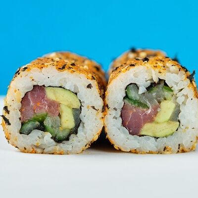 Калифорния в фурикакэ с тунцом в Русалочка любит суши по цене 620 ₽