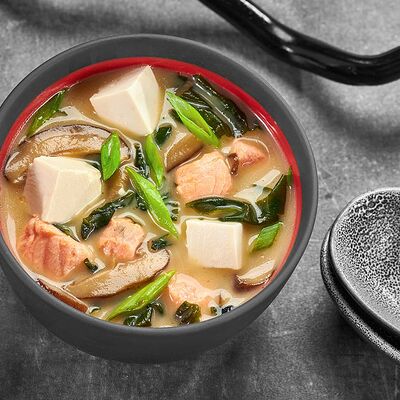 Мисо суп сливочный с лососем в Суши Мастер по цене 180 ₽