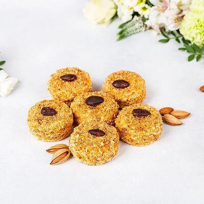 Меренги ореховые с миндалем в У Палыча. С пылу, с жару! по цене 743 ₽