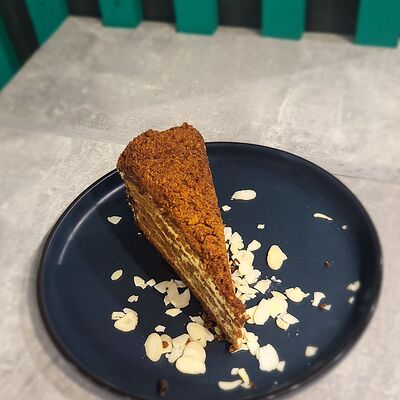 Торт Медовик в ЛапшаРис по цене 200 ₽