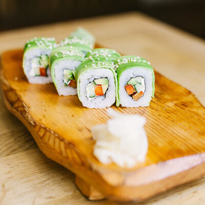 Ролл Сыны авокадо в Рецептор по цене 375 ₽