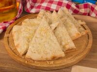 Фокачча с моцареллой в Луиджи & Тосё