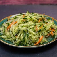 Прозрачная лапша с огурцом и морковью в Ми Фан