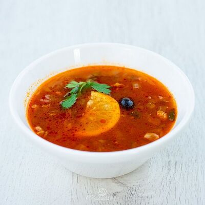 Солянка 250 гр в LEAF BISTRO express по цене 208 ₽