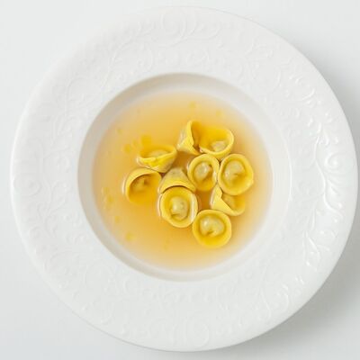 Тортеллини ен Бродо в Romeo's restaurant по цене 590 ₽