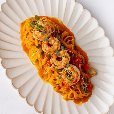 Тальятелле с креветками в соусе томатный биск в Leto по цене 1570 ₽