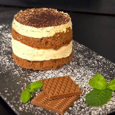 Пирожное Тирамису в Трасса по цене 260 ₽