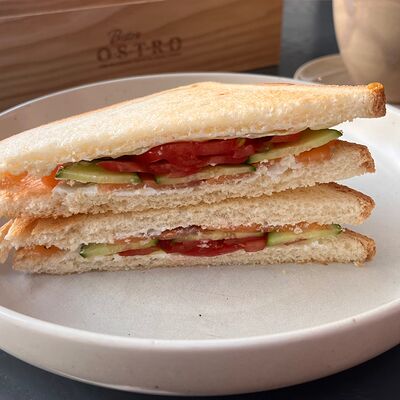 Тост с лососем в Bistro Оstro по цене 650 ₽