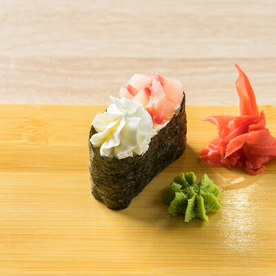 Филадельфия суши Морской окунь в Вкусно Суши по цене 139