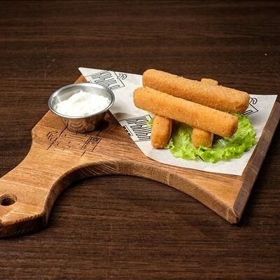 Сырные палочки в КРЫЛЬЯ ПАБ по цене 470 ₽