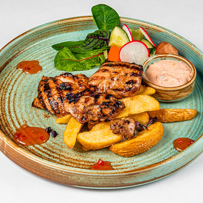 Курица Барбекю с гарниром в Фёст по цене 460 ₽