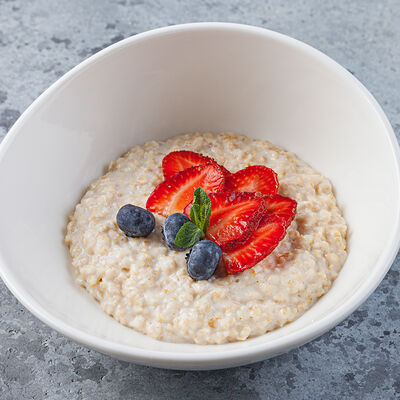 Каша овсяная с ягодами в Terra&Mare по цене 350 ₽