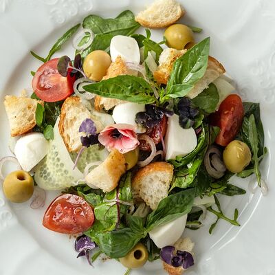 Панцанелла с сухарями в Brera по цене 690 ₽