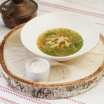 Суп с белыми грибами и перловкой в Трактиръ Кадриль по цене 462 ₽