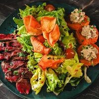 Стейк-салат со сливочно грибным муссом в Рестобар Литера