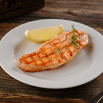 Стейк из лосося на гриле в Буфет-бюро по цене 1200 ₽