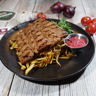 Свинина с правого берега Влтавы в У Швейка гриль на углях по цене 480 ₽