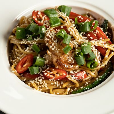 Паста в азиатском стиле с креветкой в Пицца да Спагетти по цене 875 ₽