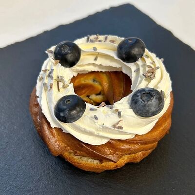 Кольцо из черной смородины в Круассан Дорэ по цене 360 ₽