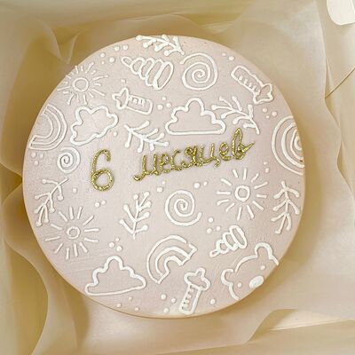 Бенто-торт Бежевый на 6 месяцев в Кондитерский дом Медовый по цене 1845 ₽