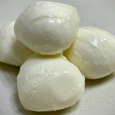 Сыр моцарелла в Povar Otti по цене 150 ₽