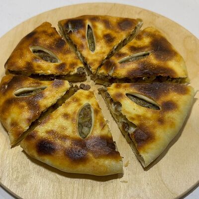 Пирог с мясом в Гостиный дворик по цене 750 ₽